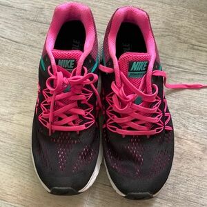 Nike tennis shoes